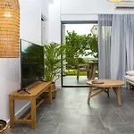 Thea Potidea Ferienhaus *