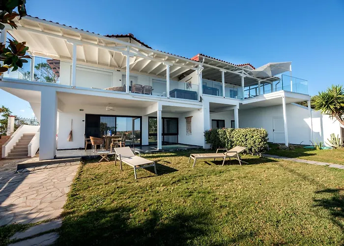 בית נופש Thea Potidea *